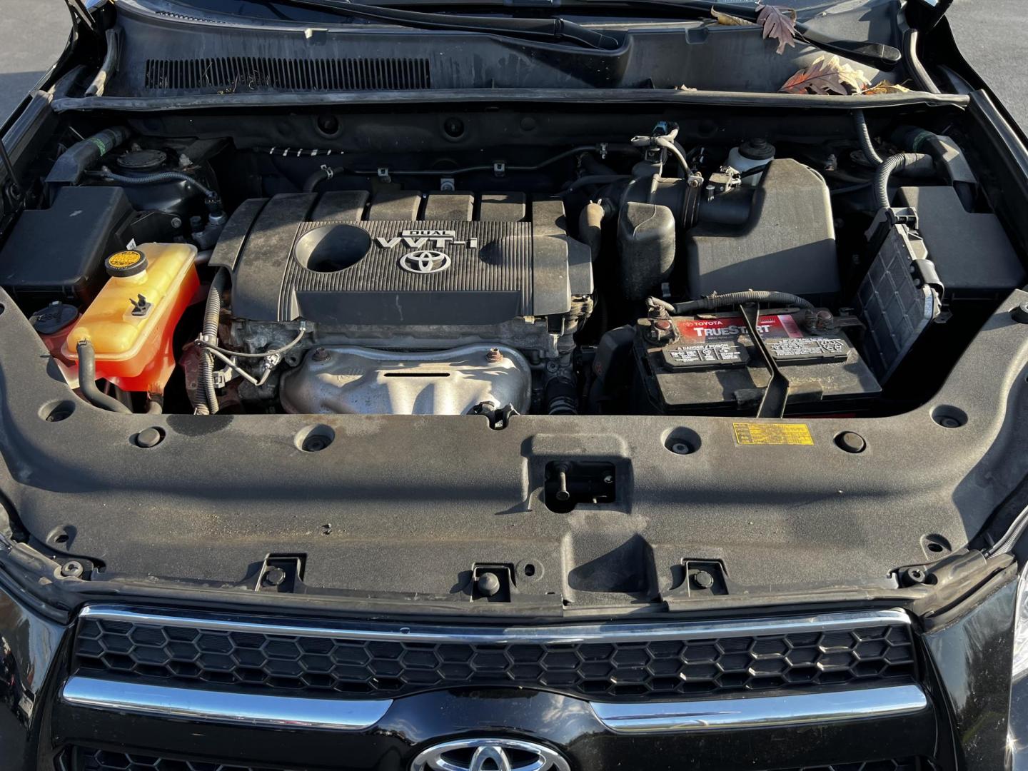 2010 Black /Gray Toyota RAV4 Limited I4 4WD (2T3DF4DV9AW) with an 2.4L I4 DOHC 16V engine, 4-Speed Automatic transmission, located at 547 E. Main St., Orwell, OH, 44076, (440) 437-5893, 41.535435, -80.847855 - This One Owner 2010 Toyota RAV4 Limited 4WD is a versatile and comfortable SUV that caters to both practicality and driver comfort. It is equipped with a 2.4-liter inline-4 engine, paired with a 4-speed automatic transmission, offering reliable performance for everyday driving. The vehicle features - Photo#13