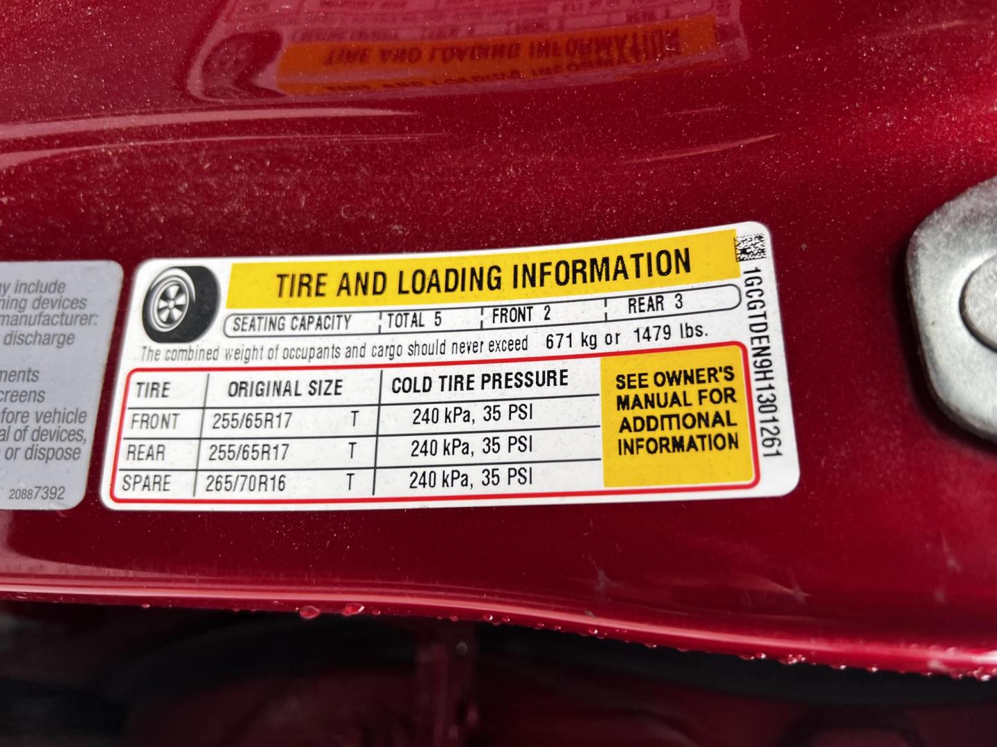 2017 Red /Black Chevrolet Colorado Z71 Crew Cab 4WD Short Box (1GCGTDEN9H1) with an 3.6L V6 DOHC 24V GAS engine, 8-Speed Automatic transmission, located at 547 E. Main St., Orwell, OH, 44076, (440) 437-5893, 41.535435, -80.847855 - This 2017 Chevrolet Colorado Z71 Crew Cab 4WD is equipped with a 3.6-liter V6 engine paired with a 8-speed automatic transmission, providing a towing capacity of 7,600 pounds, making it practical for both everyday use and heavier towing tasks. Offering up to 24 MPG on the highway, it balances perfor - Photo#19