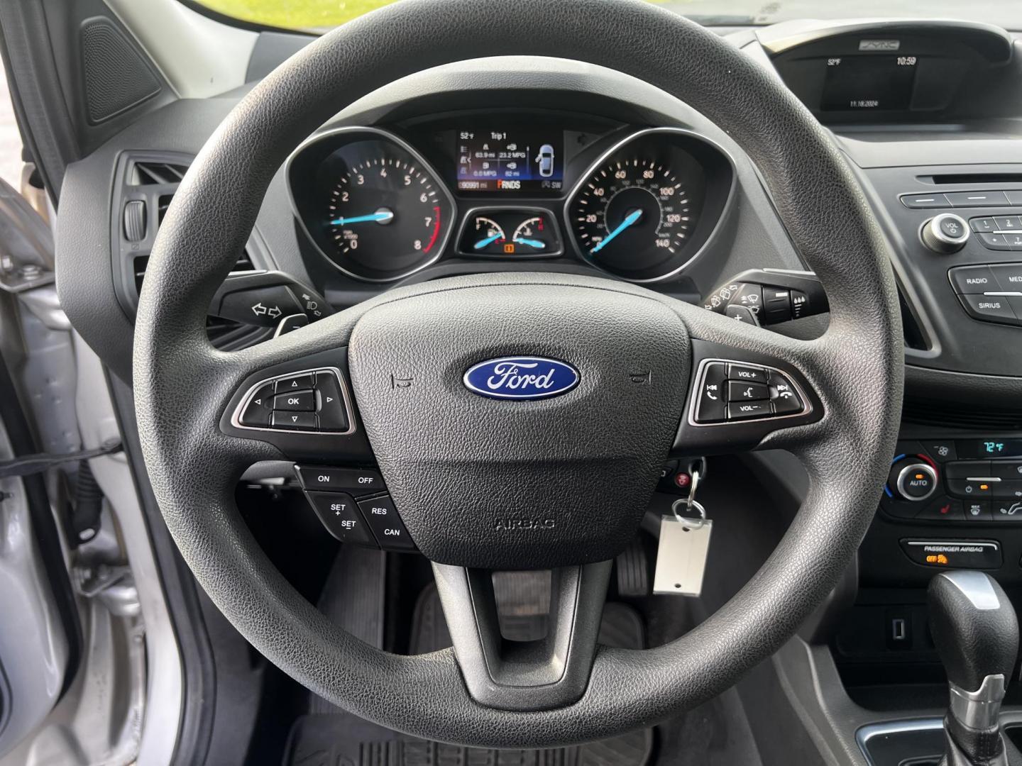 2017 Silver /Black Ford Escape SE 4WD (1FMCU9GD8HU) with an 1.5L I4 DOHC 16V TURBO engine, 6A transmission, located at 11115 Chardon Rd. , Chardon, OH, 44024, (440) 214-9705, 41.580246, -81.241943 - Photo#21