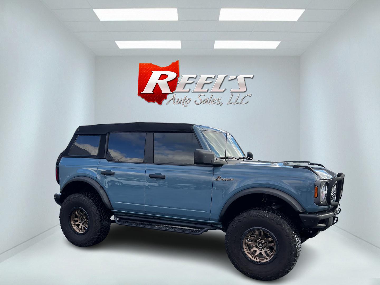 2022 Blue /Black Ford Bronco Badlands 4-Door (1FMEE5DP6NL) with an 2.7L V6 DOHC 24V TWIN TURBO engine, 10 Speed Auto transmission, located at 11115 Chardon Rd. , Chardon, OH, 44024, (440) 214-9705, 41.580246, -81.241943 - This 2022 Ford Bronco Badlands, equipped with a robust 2.7L Twin Turbo EcoBoost V6 engine, delivers an impressive 330 horsepower and 415 lb-ft of torque, making it a formidable choice for off-road enthusiasts. Its 10-speed automatic transmission ensures smooth and responsive performance, while 37" a - Photo#3