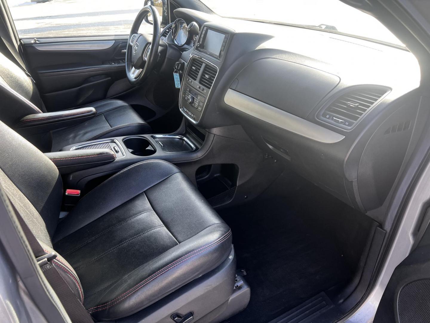 2019 Silver /Black Dodge Grand Caravan GT (2C4RDGEG6KR) with an 3.6L V6 DOHC 24V engine, 6A transmission, located at 11115 Chardon Rd. , Chardon, OH, 44024, (440) 214-9705, 41.580246, -81.241943 - This 2019 Dodge Grand Caravan GT is a versatile minivan known for its blend of practicality and comfort features, making it a popular choice for families. It comes equipped with a robust 3.6L Pentastar V6 engine paired with a 6-speed automatic transmission, providing a smooth and reliable driving ex - Photo#38