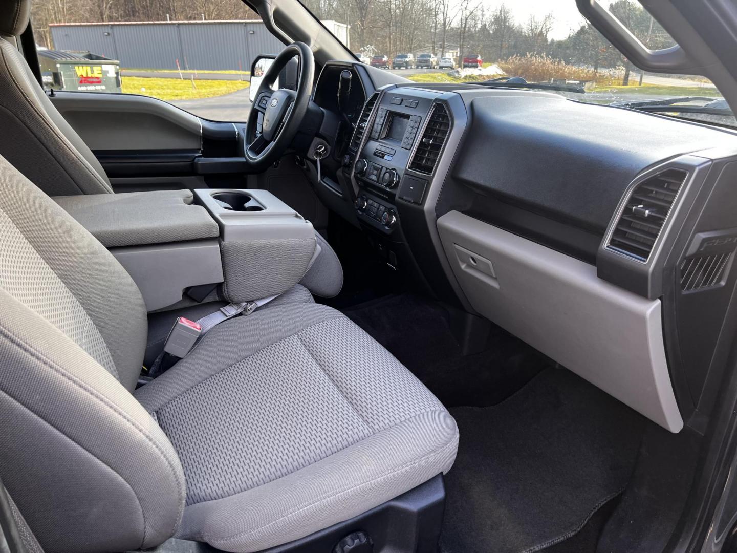 2018 Gray /Black Ford F-150 XLT SuperCrew 5.5-ft. Bed 4WD (1FTEW1EG0JK) with an 3.5L V6 TWIN TURBO engine, 10 Speed Auto transmission, located at 11115 Chardon Rd. , Chardon, OH, 44024, (440) 214-9705, 41.580246, -81.241943 - This 2018 Ford F-150 XLT Crew Cab 4WD is a capable and versatile pickup, offering impressive power and functionality. It features a 3.5-liter twin-turbo EcoBoost V6 engine coupled with a 10-speed automatic transmission, delivering 375 horsepower and an impressive 470 lb-ft of torque. These specifica - Photo#37