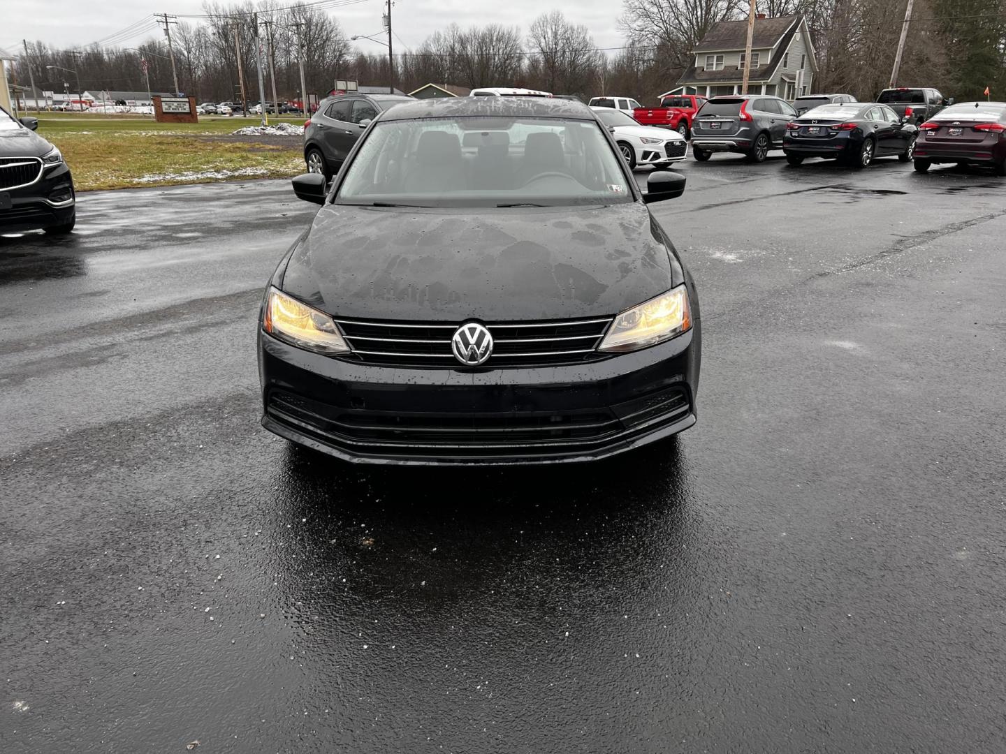 2017 Black /Gray Volkswagen Jetta 1.4T S 6A (3VW2B7AJ1HM) with an 1.4L I4 DOHC 20V Turbo engine, 6 Speed Automatic transmission, located at 547 E. Main St., Orwell, OH, 44076, (440) 437-5893, 41.535435, -80.847855 - Photo#1