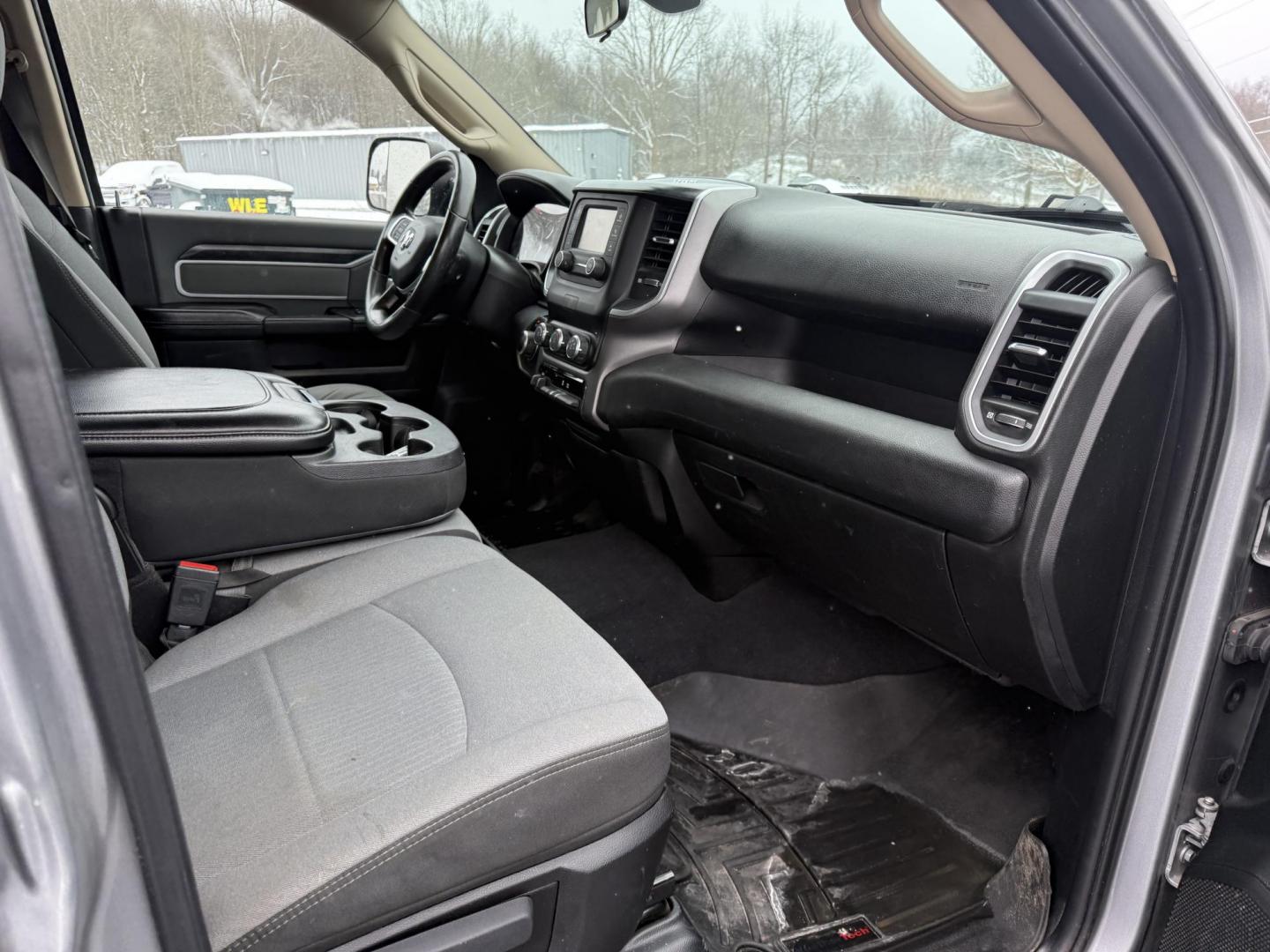 2019 Silver /Black RAM 2500 Big Horn Crew Cab SWB 4WD (3C6UR5DJ9KG) with an 6.4L V8 engine, 8A transmission, located at 11115 Chardon Rd. , Chardon, OH, 44024, (440) 214-9705, 41.580246, -81.241943 - Photo#38