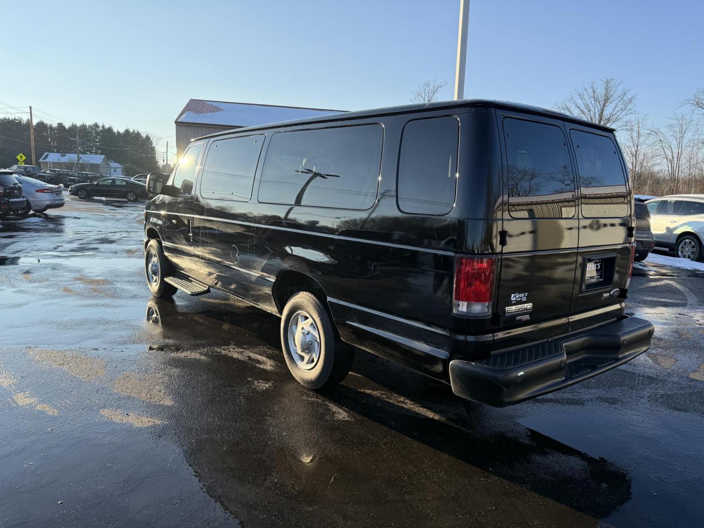 2014 Black /Gray Ford E-Series Wagon E-350 XL Super Duty Extended (1FBSS3BL8ED) with an 5.4L V8 SOHC 16V FFV engine, 4-Speed Automatic with Overdrive transmission, located at 547 E. Main St., Orwell, OH, 44076, (440) 437-5893, 41.535435, -80.847855 - This CLEAN One Owner Low Miles 2014 Ford E350 XL is a robust 15-passenger van ideal for group transportation needs, powered by a 5.4 Triton V8 engine paired with a 4-speed automatic transmission. Its flex-fuel capability offers flexibility with fuel choices, while the 3.73 gearing aids in optimizing - Photo#22