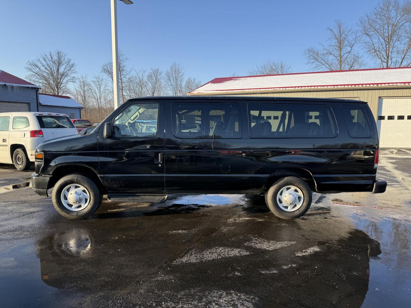 2014 Black /Gray Ford E-Series Wagon E-350 XL Super Duty Extended (1FBSS3BL8ED) with an 5.4L V8 SOHC 16V FFV engine, 4-Speed Automatic with Overdrive transmission, located at 547 E. Main St., Orwell, OH, 44076, (440) 437-5893, 41.535435, -80.847855 - This CLEAN One Owner Low Miles 2014 Ford E350 XL is a robust 15-passenger van ideal for group transportation needs, powered by a 5.4 Triton V8 engine paired with a 4-speed automatic transmission. Its flex-fuel capability offers flexibility with fuel choices, while the 3.73 gearing aids in optimizing - Photo#23