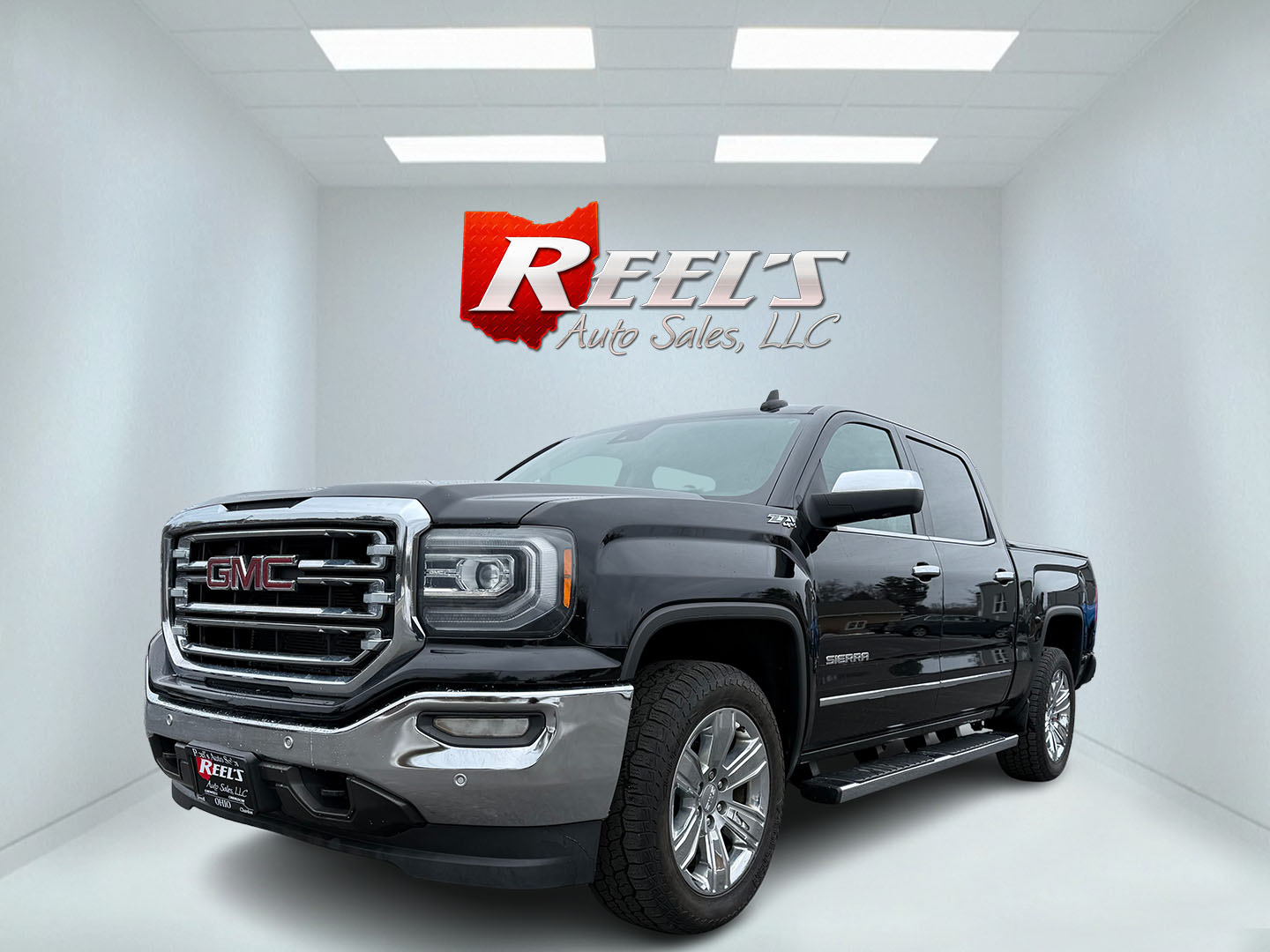 photo of 2016 GMC Sierra 1500 SLT Crew Cab Short Box 4WD