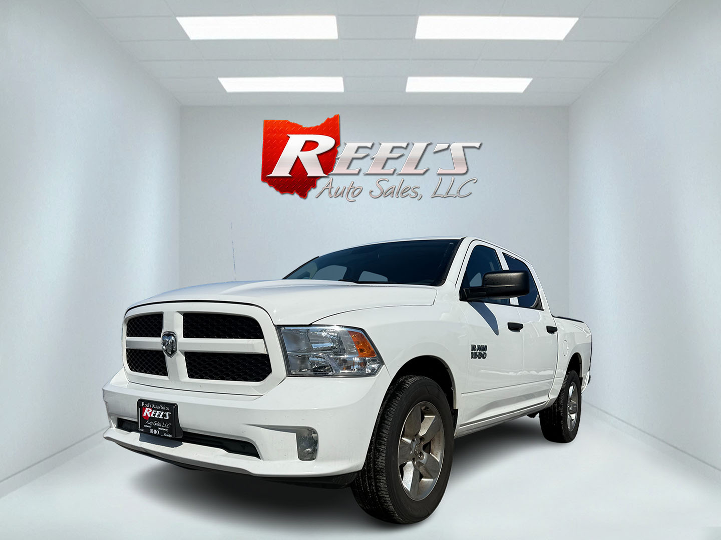 photo of 2017 RAM 1500 Express Crew Cab SWB 4WD