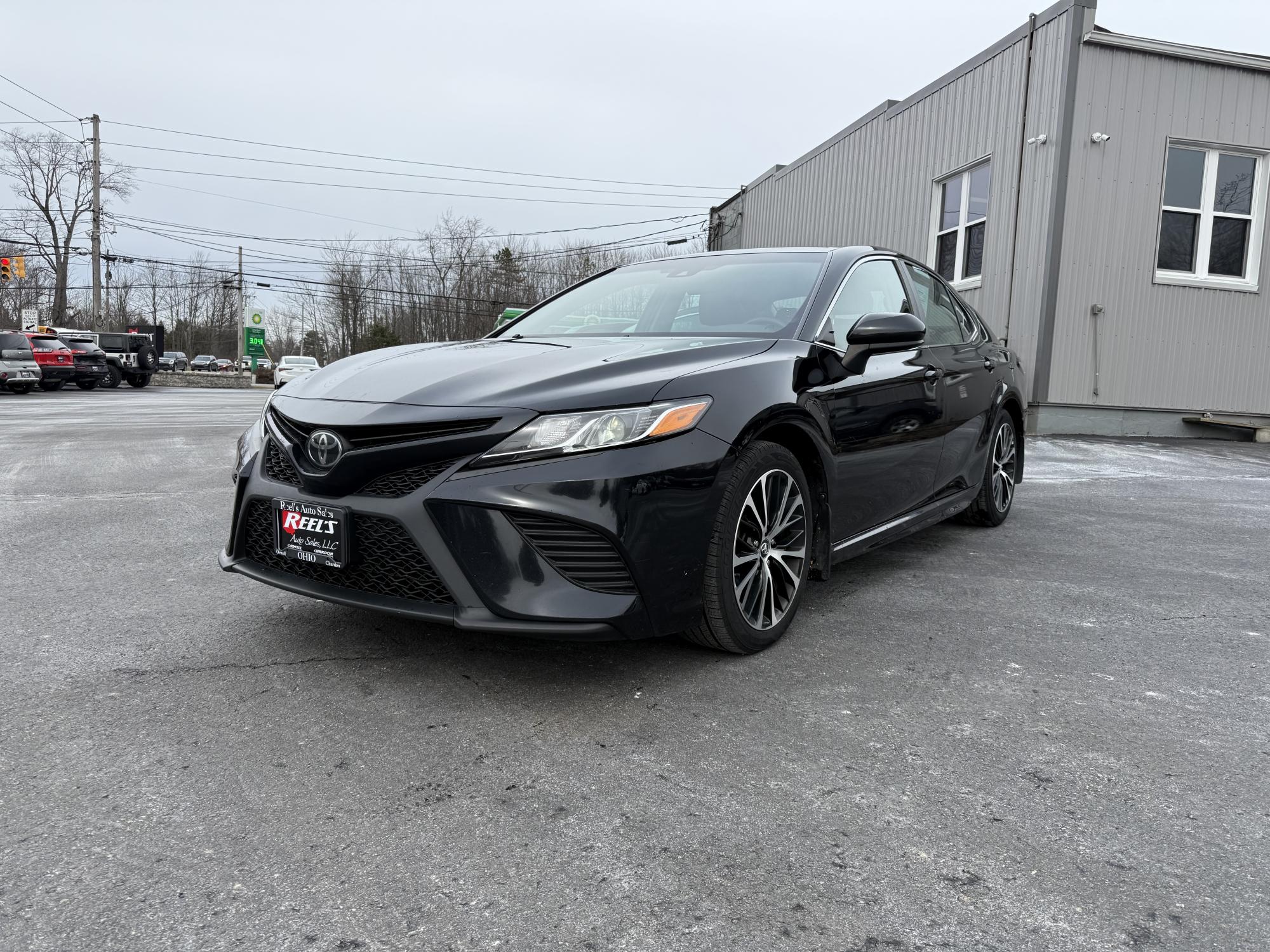 photo of 2018 Toyota Camry SE