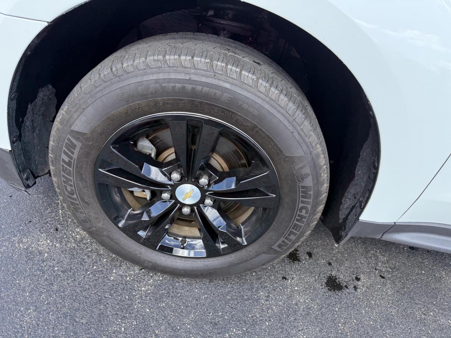 2017 White /Black Chevrolet Equinox LS 2WD (2GNALBEK5H1) with an 2.4L I4 DOHC 16V engine, 6A transmission, located at 11115 Chardon Rd. , Chardon, OH, 44024, (440) 214-9705, 41.580246, -81.241943 - This One Owner 2017 Chevrolet Equinox LS with its 2.4-liter EcoTec I4 engine and 6-speed automatic transmission offers a blend of functionality and economy, achieving up to 31 MPG on the highway. It comes equipped with features like daytime running lights, dusk sensing headlights, and a backup camer - Photo#7